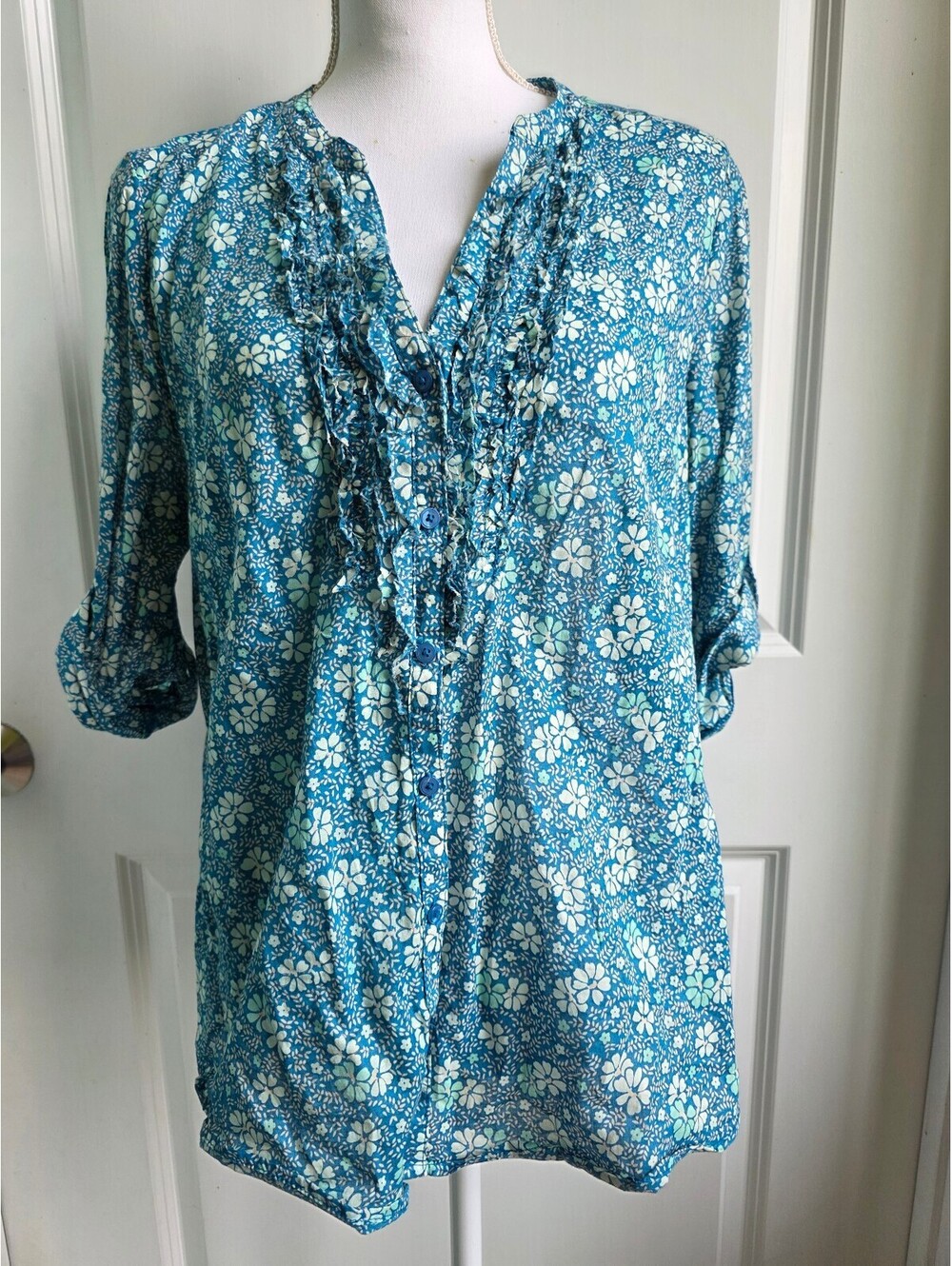 LC Lauren Conrad Ruffle Front Floral Adjustable sleeve shirt Size Large